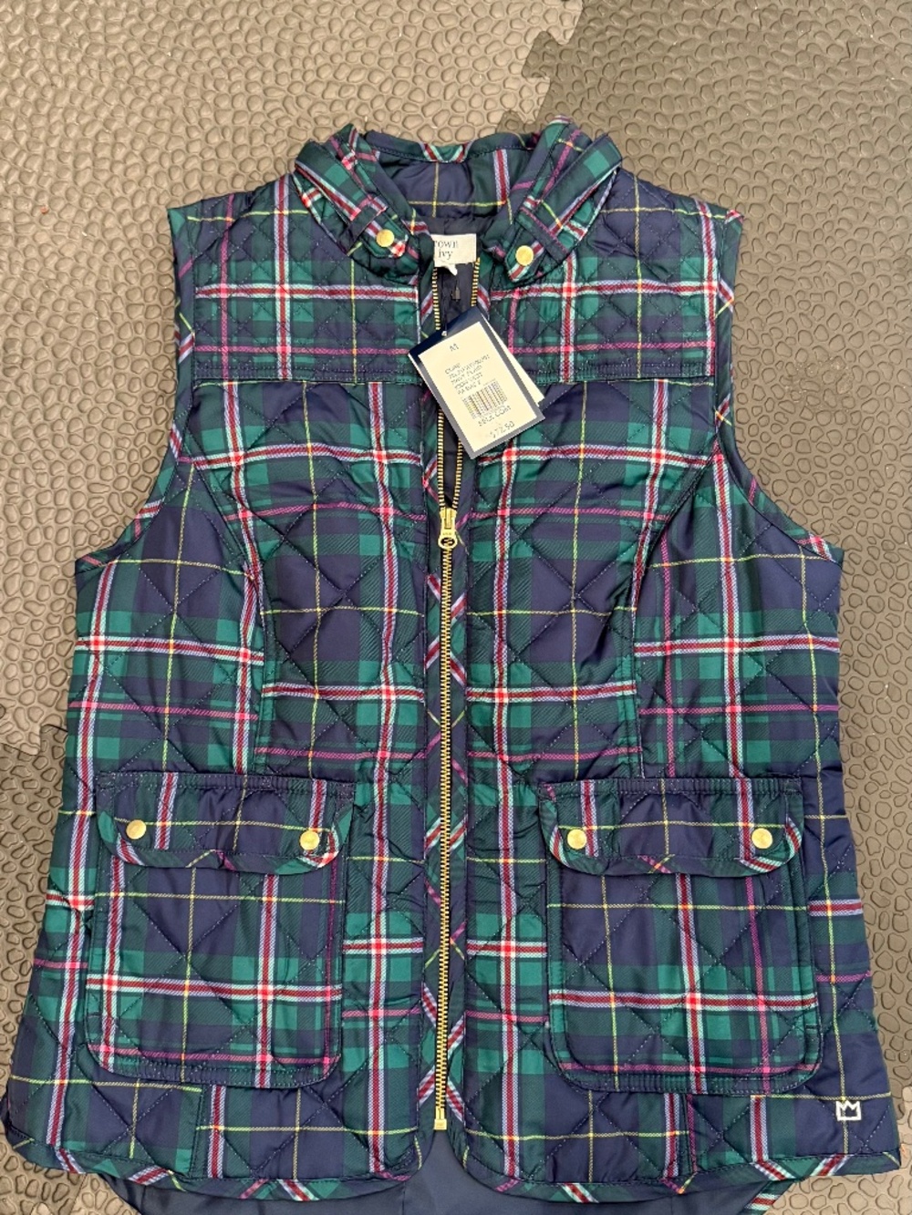 Navy Plaid Vest- Poly- Great Pattern. Easy wear. M. NEW